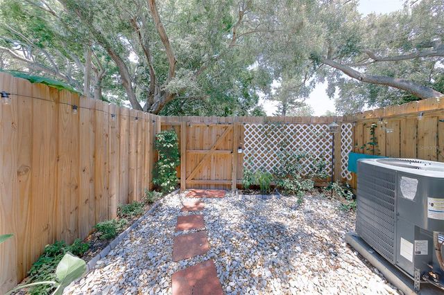 3315 W WYOMING CIRCLE 3315, Tampa, FL 33611