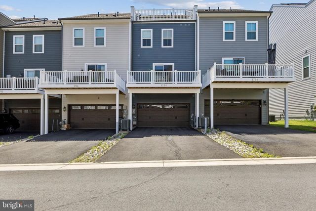 1756 HICKORY WOODS RD, Dumfries, VA 22026