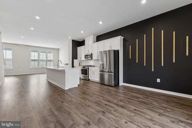1756 HICKORY WOODS RD, Dumfries, VA 22026