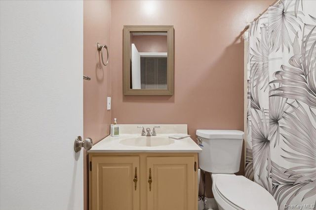 1001 Skyline Drive, Coram, NY 11727