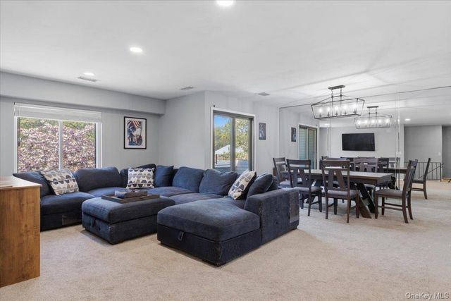 1001 Skyline Drive, Coram, NY 11727
