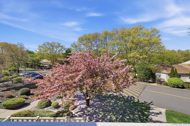 1001 Skyline Drive, Coram, NY 11727