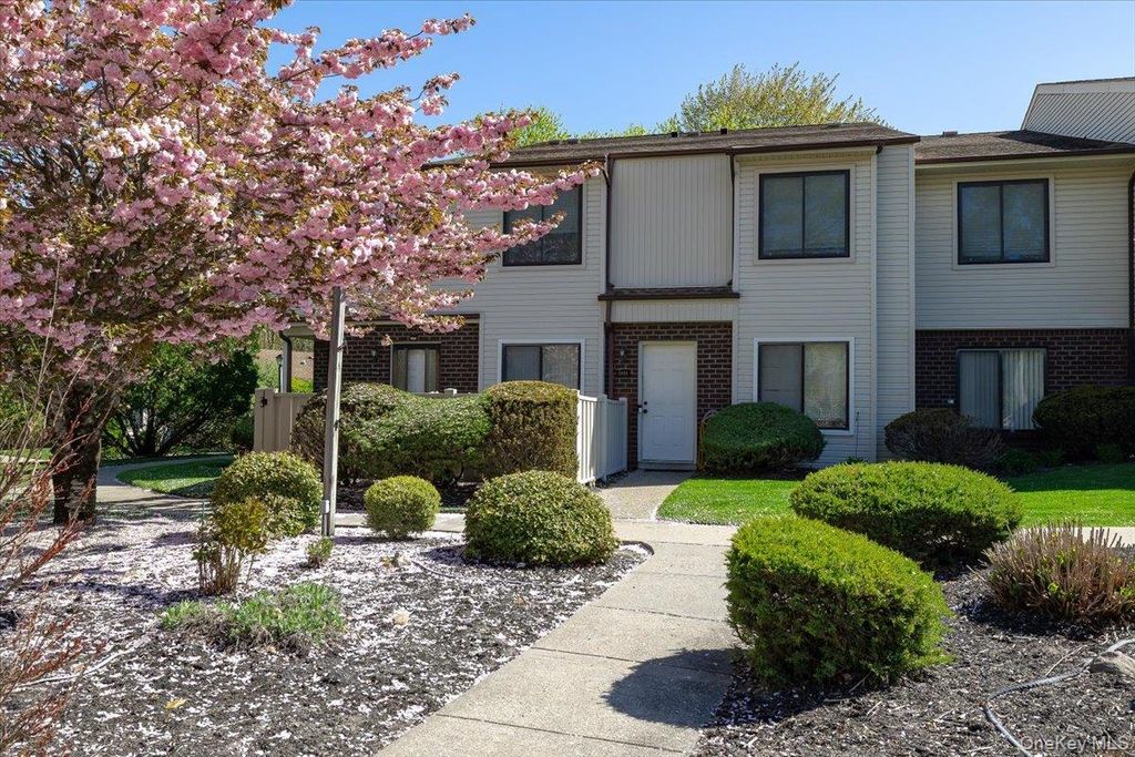 1001 Skyline Drive, Coram, NY 11727