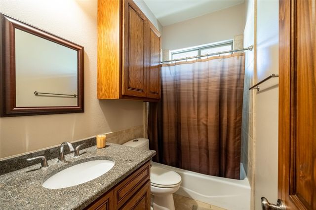103 Rolling Hills DR, Spicewood, TX 78669