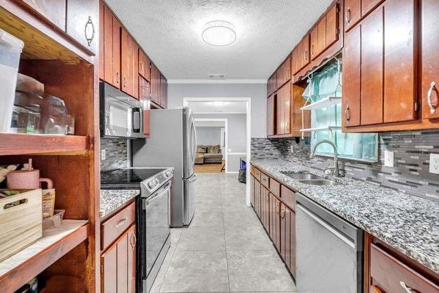 981 Havenridge Dr SW, Conyers, GA 30094