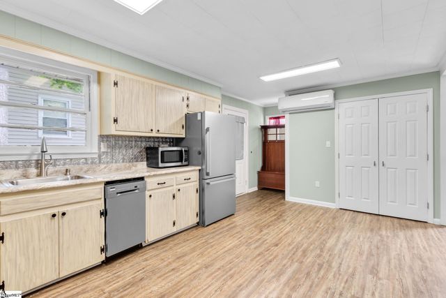 203 Shands Street, Clinton, SC 29325