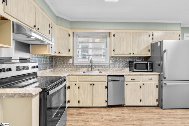 203 Shands Street, Clinton, SC 29325
