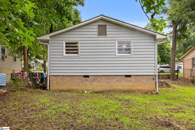 203 Shands Street, Clinton, SC 29325