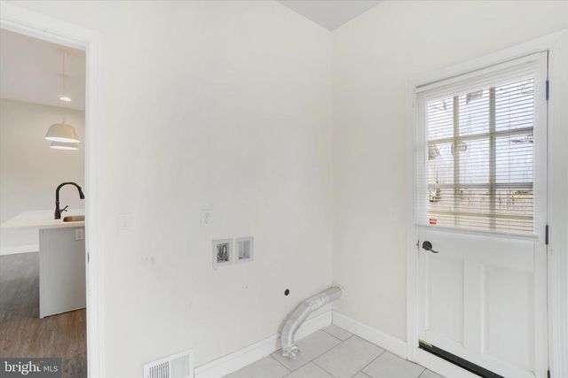 2340 CROLL SCHOOL RD, York, PA 17403