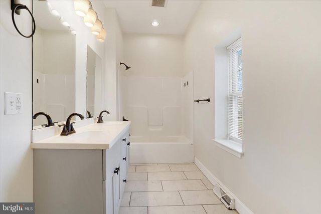 2340 CROLL SCHOOL RD, York, PA 17403