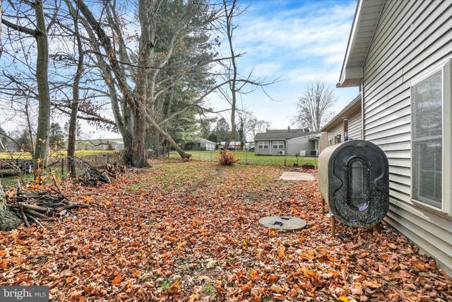 2340 CROLL SCHOOL RD, York, PA 17403