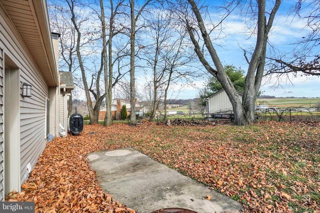 2340 CROLL SCHOOL RD, York, PA 17403