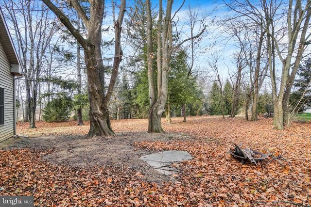 2340 CROLL SCHOOL RD, York, PA 17403