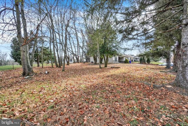 2340 CROLL SCHOOL RD, York, PA 17403