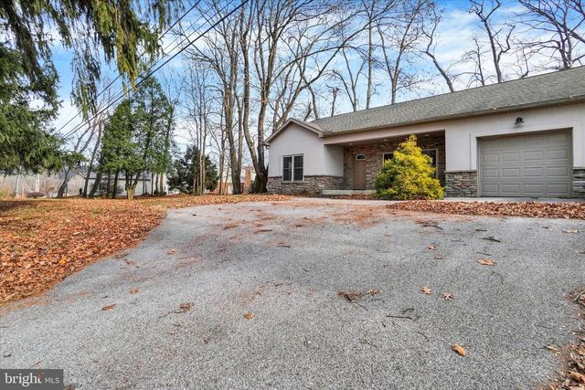 2340 CROLL SCHOOL RD, York, PA 17403