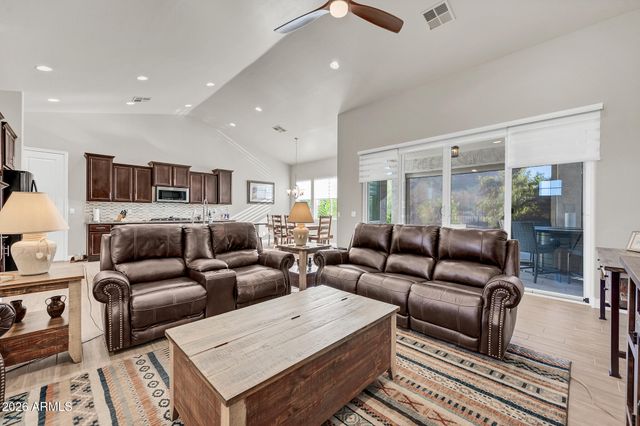 565 W PERKINS Street, San Tan Valley, AZ 85143