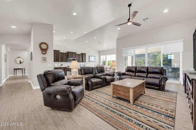 565 W PERKINS Street, San Tan Valley, AZ 85143