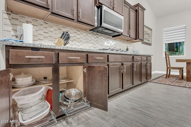 565 W PERKINS Street, San Tan Valley, AZ 85143