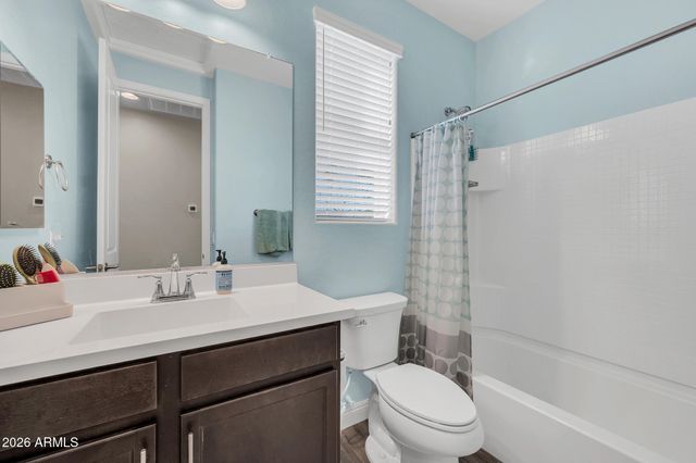 565 W PERKINS Street, San Tan Valley, AZ 85143