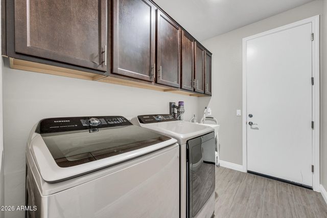 565 W PERKINS Street, San Tan Valley, AZ 85143