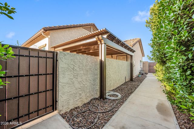 565 W PERKINS Street, San Tan Valley, AZ 85143