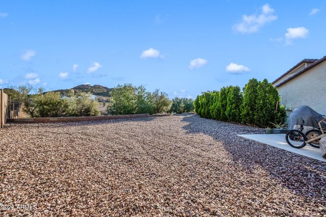 565 W PERKINS Street, San Tan Valley, AZ 85143