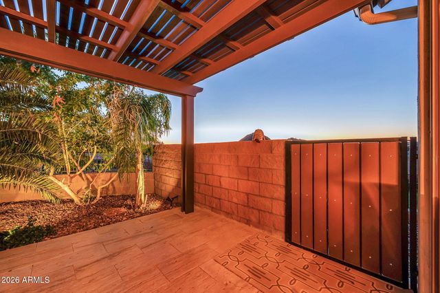 565 W PERKINS Street, San Tan Valley, AZ 85143