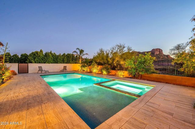 565 W PERKINS Street, San Tan Valley, AZ 85143