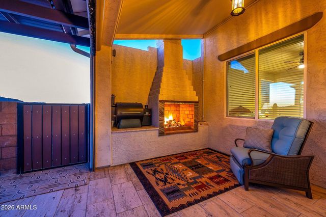 565 W PERKINS Street, San Tan Valley, AZ 85143