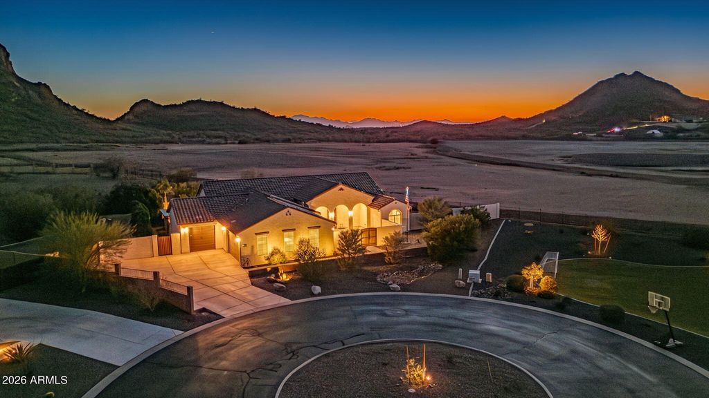 565 W PERKINS Street, San Tan Valley, AZ 85143 — photo 3