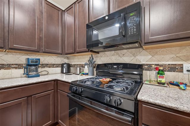 2343 Bright Sunrise Trail, Fresno, TX 77545