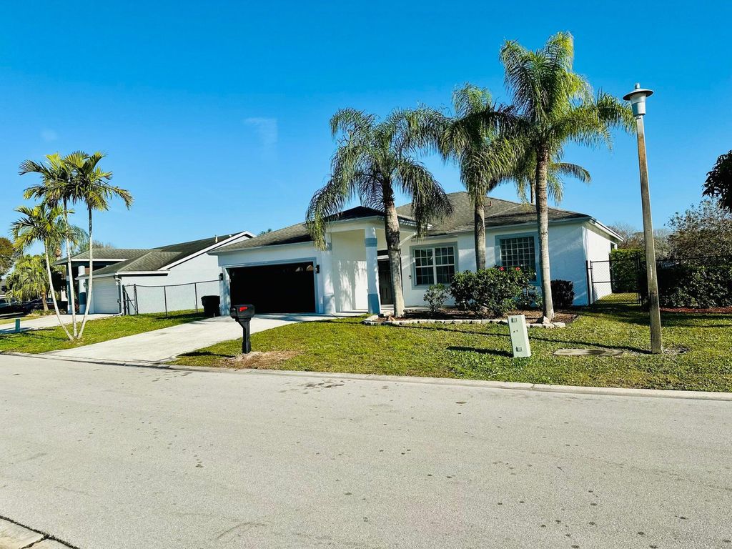 1196 Hatteras Circle, Greenacres, FL 33413