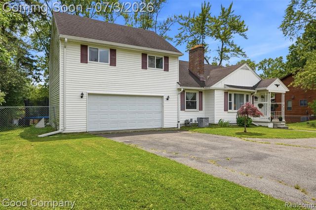 29693 Medbury Street, Farmington Hills, MI 48336