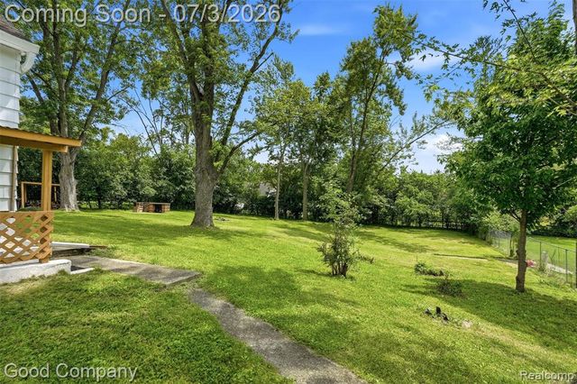 29693 Medbury Street, Farmington Hills, MI 48336