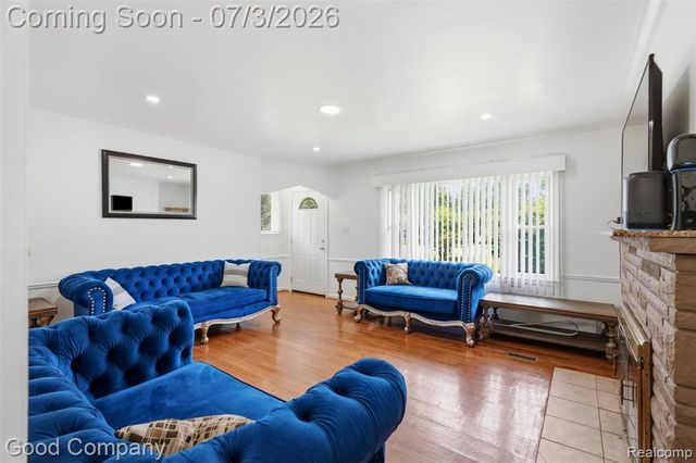 29693 Medbury Street, Farmington Hills, MI 48336