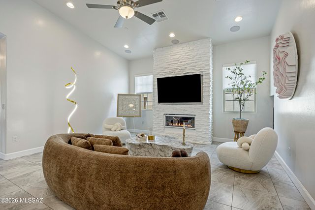 261 E Placita Haciendas Del Lago, Sahuarita, AZ 85629