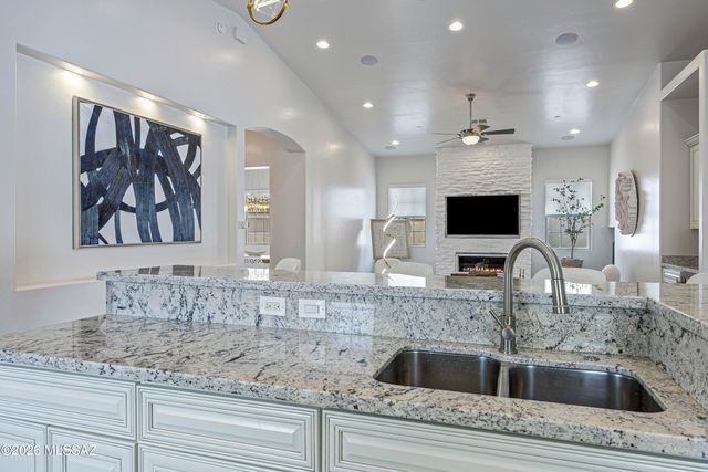 261 E Placita Haciendas Del Lago, Sahuarita, AZ 85629