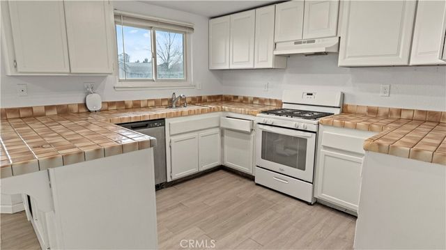 8222 3rd Avenue, Hesperia, CA 92345