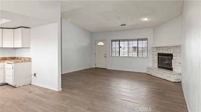 8222 3rd Avenue, Hesperia, CA 92345