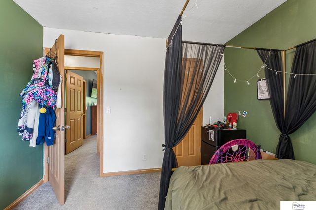 14664 Meredith Avenue, Omaha, NE 68116