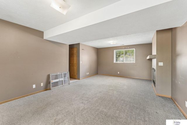 14664 Meredith Avenue, Omaha, NE 68116