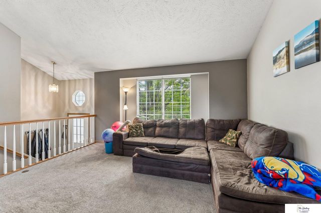 14664 Meredith Avenue, Omaha, NE 68116