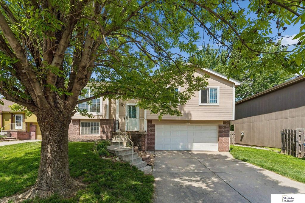 14664 Meredith Avenue, Omaha, NE 68116