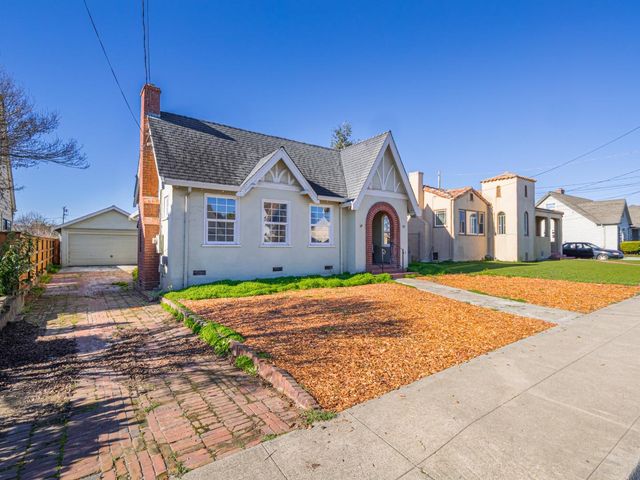 33 Roosevelt Street, Watsonville, CA 95076