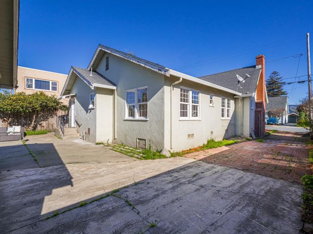 33 Roosevelt Street, Watsonville, CA 95076