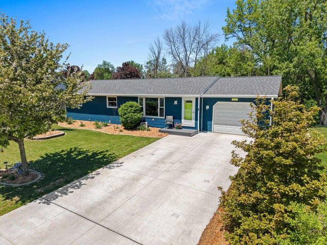 252 GARDEN VIEW LANE, Denmark, WI 54208