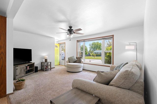 252 GARDEN VIEW LANE, Denmark, WI 54208