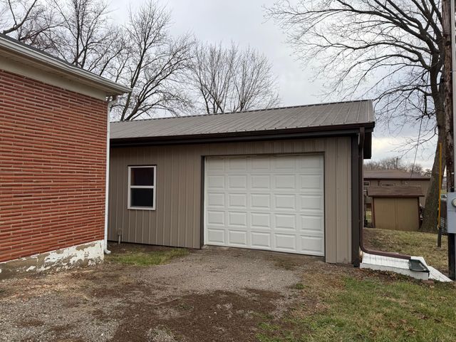 41 OAK ST, Bucklin, MO 64631