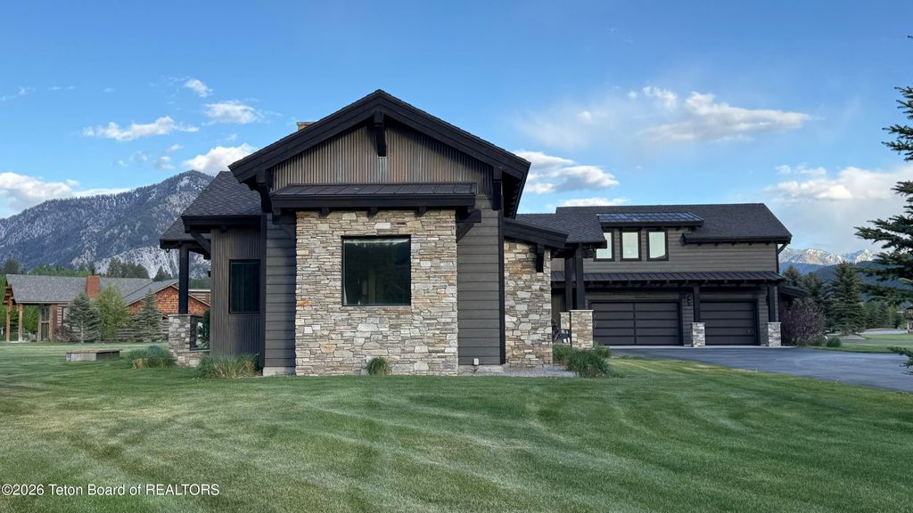48 BRANSON Boulevard, Alpine, WY 83128 photo 4