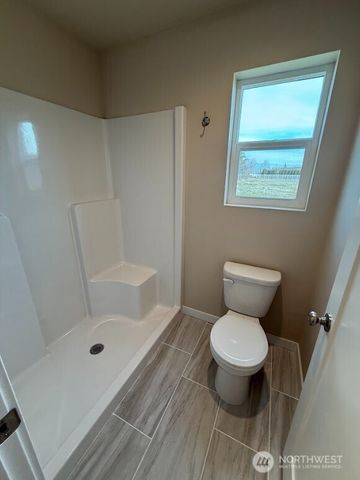 930 W Ted Yao Way, Moses Lake, WA 98837